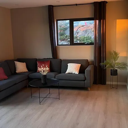 Funkis Villa Med Panorama Utsikt Sjekk Inn 24H Βίλα Σαντεφιόρδ