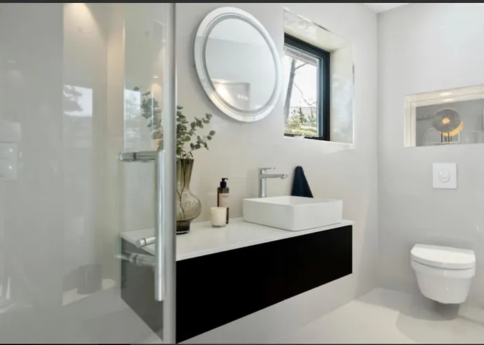 Moderne Nydelig Med Panorama Utsikt Villaer Sandefjord